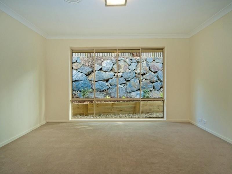 16 Kabi Place, Pacific Pines QLD 4211