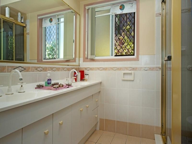 184 Universal Street, Oxenford QLD 4210