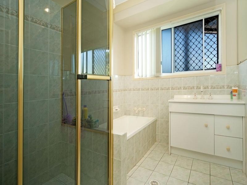 184 Universal Street, Oxenford QLD 4210