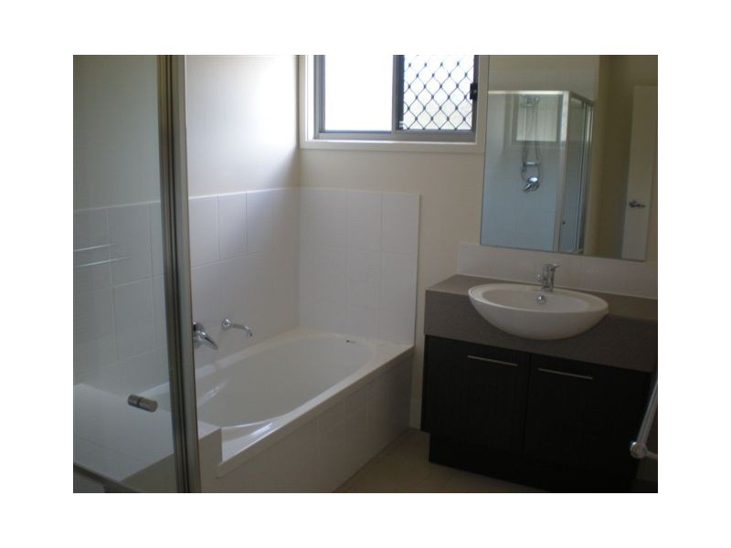 37 Saltwater Boulevard, Oxenford QLD 4210