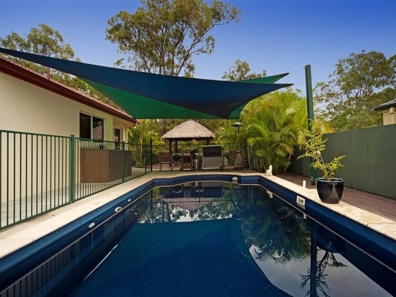 16 Leeds Close, Arundel QLD 4214