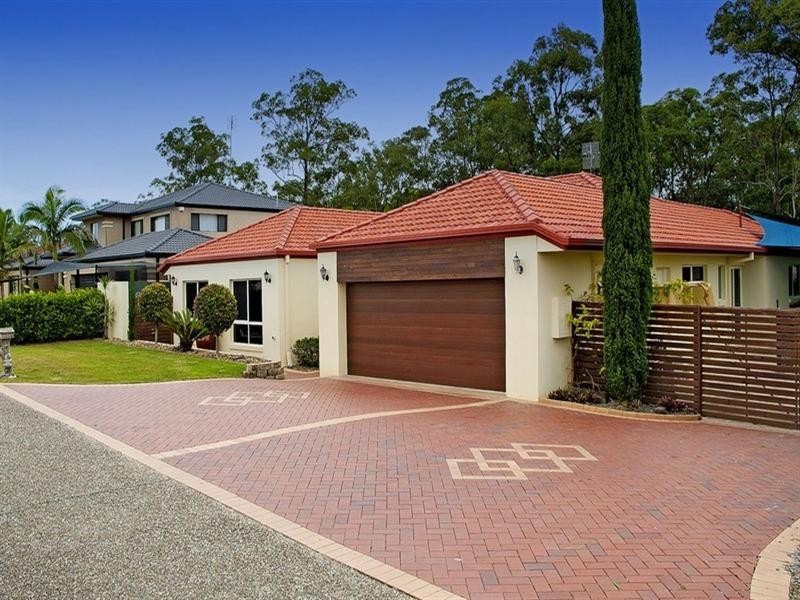 16 Leeds Close, Arundel QLD 4214