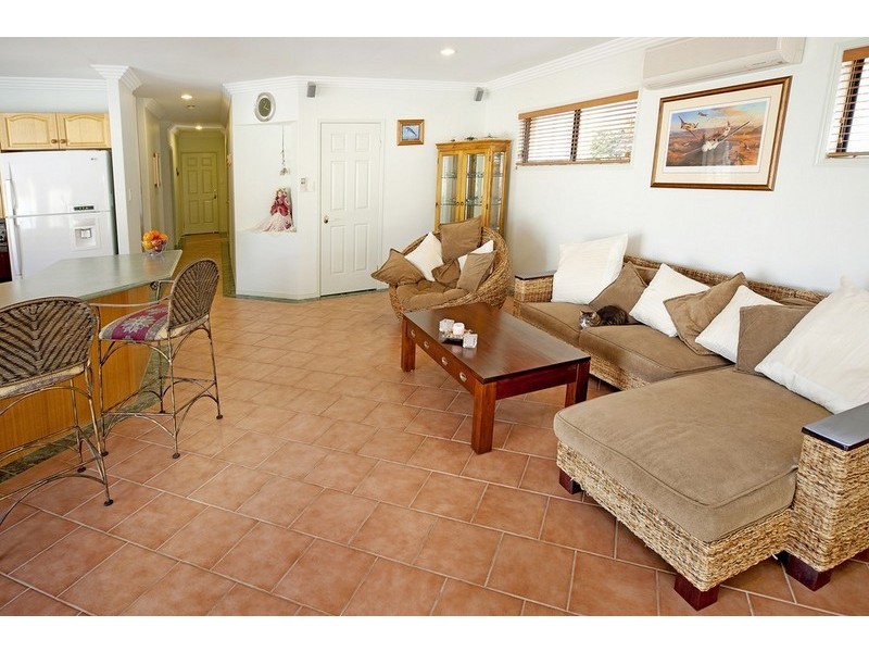 21 Nottinghill Gate Drive, Arundel QLD 4214