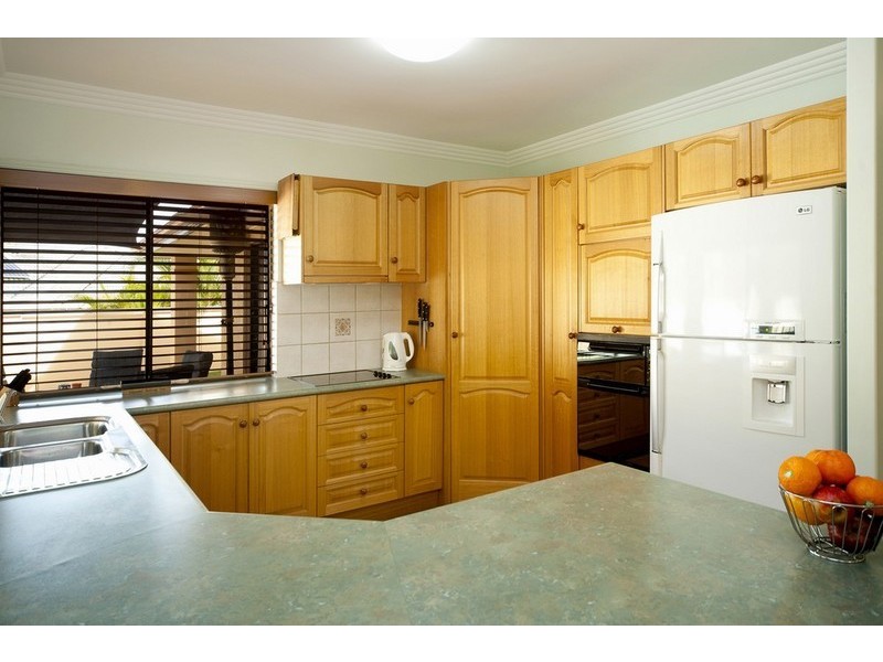 21 Nottinghill Gate Drive, Arundel QLD 4214