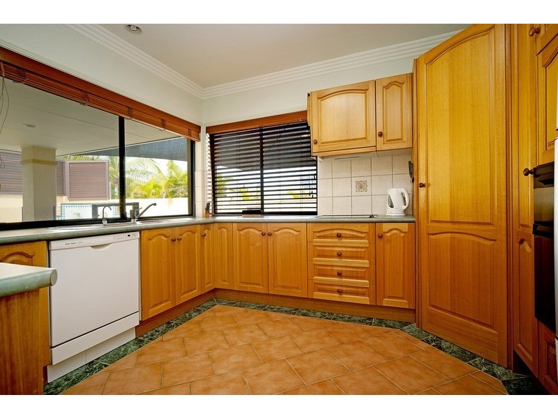 21 Nottinghill Gate Drive, Arundel QLD 4214