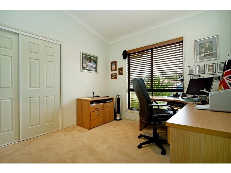 21 Nottinghill Gate Drive, Arundel QLD 4214