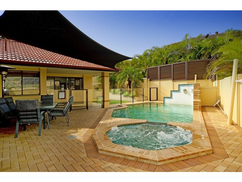 21 Nottinghill Gate Drive, Arundel QLD 4214