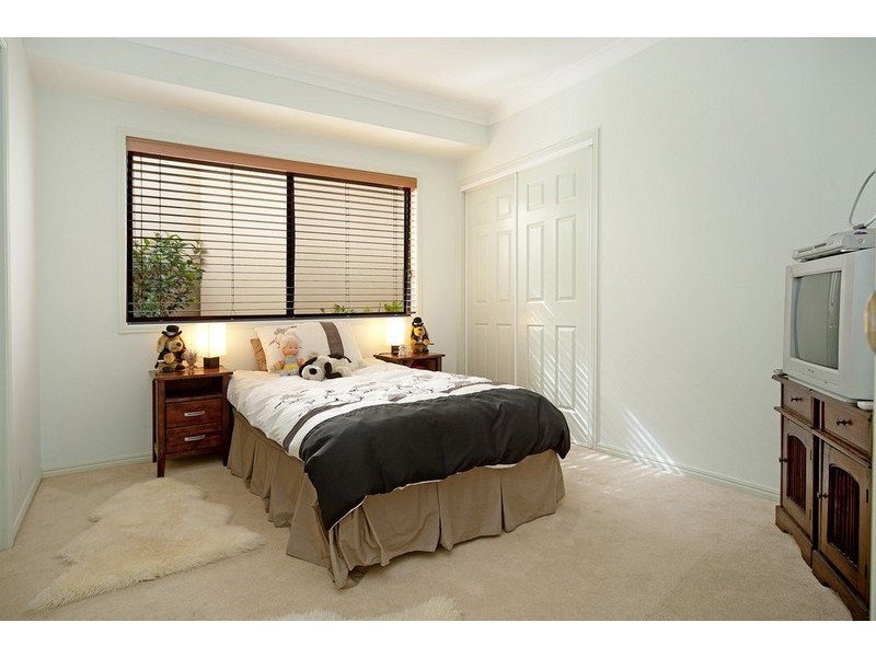 21 Nottinghill Gate Drive, Arundel QLD 4214