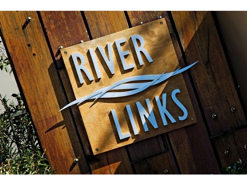 16 Fleetwood Court, Helensvale QLD 4212