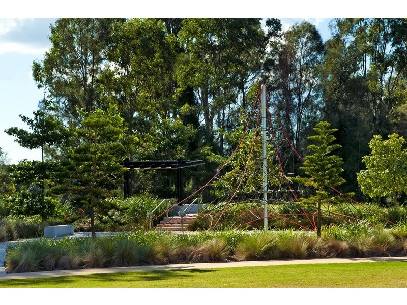 16 Fleetwood Court, Helensvale QLD 4212