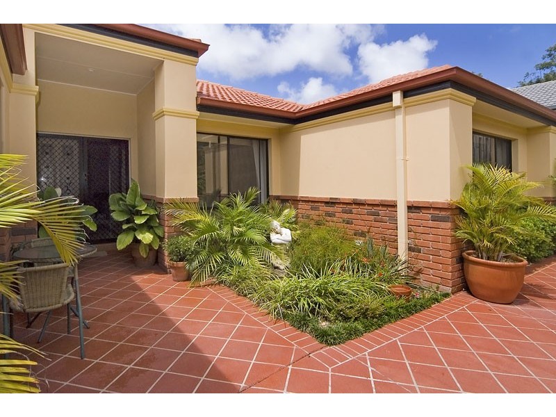 6 Cope Place, Pacific Pines QLD 4211