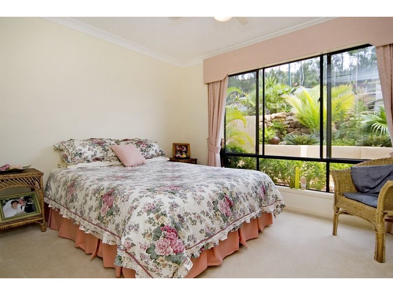 6 Cope Place, Pacific Pines QLD 4211