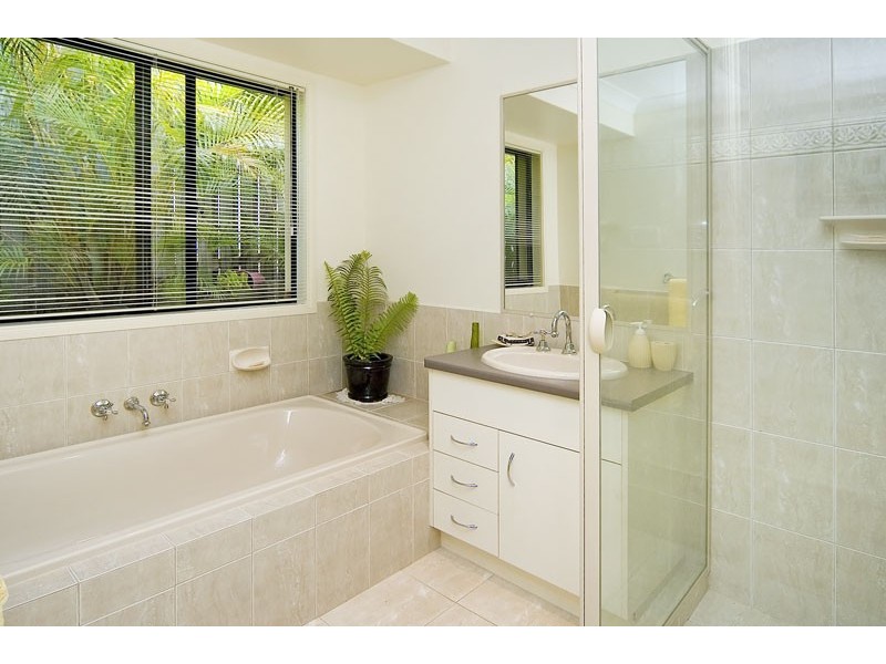 6 Cope Place, Pacific Pines QLD 4211