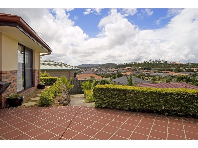 6 Cope Place, Pacific Pines QLD 4211