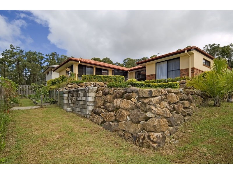 6 Cope Place, Pacific Pines QLD 4211