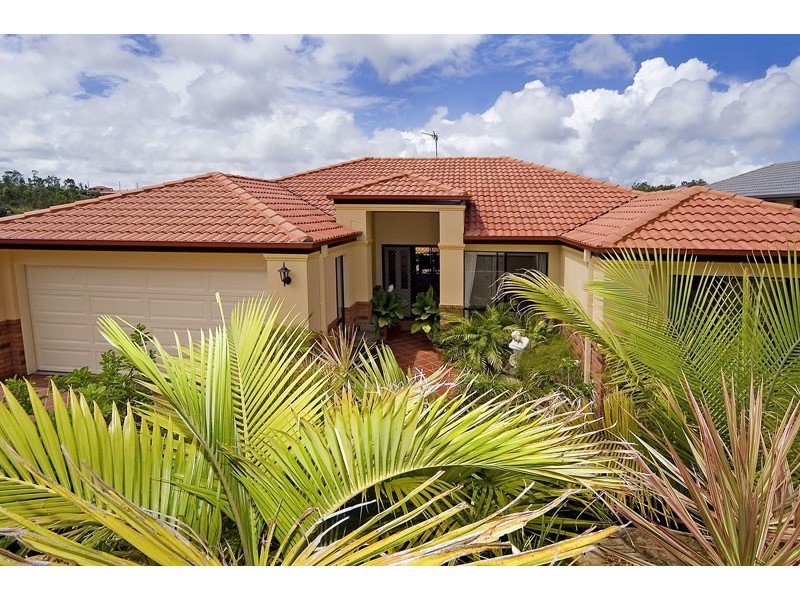 6 Cope Place, Pacific Pines QLD 4211