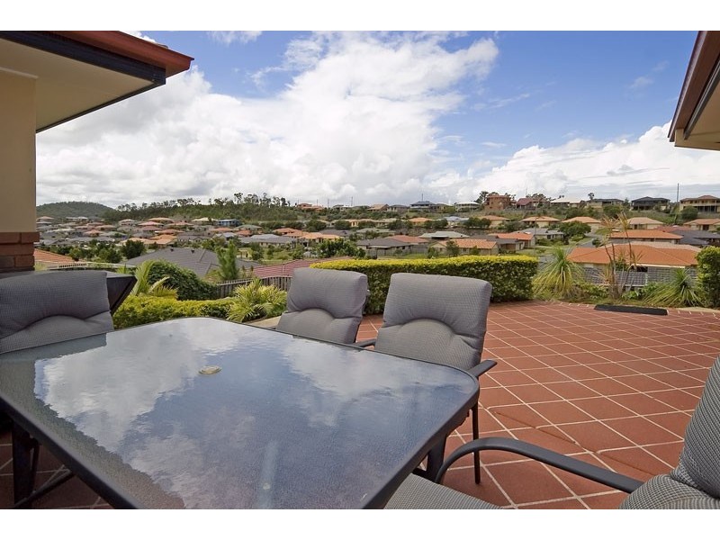 6 Cope Place, Pacific Pines QLD 4211