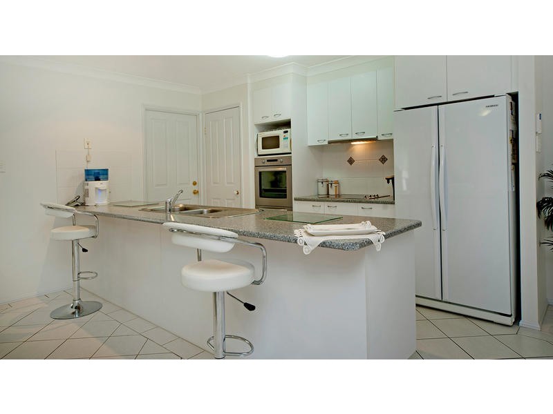 4 Tandanus Court, Oxenford QLD 4210