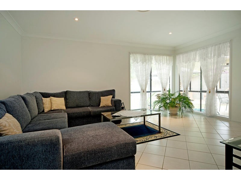 4 Tandanus Court, Oxenford QLD 4210