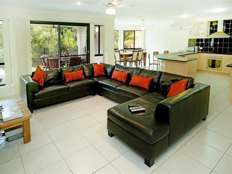 36 Gippsland Drive, Helensvale QLD 4212