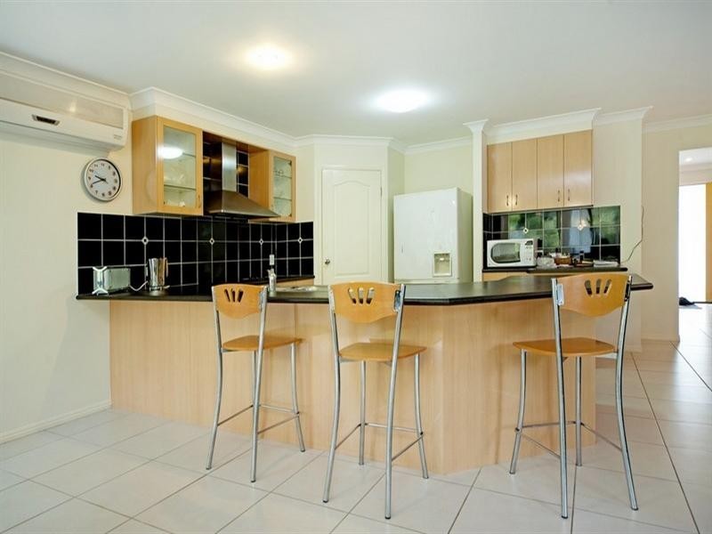 36 Gippsland Drive, Helensvale QLD 4212