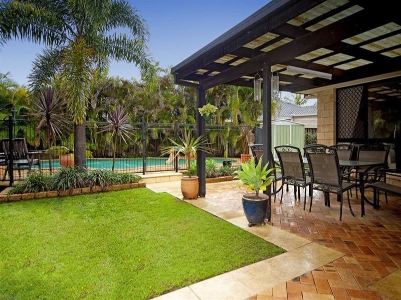 10 Kingman Court, Pacific Pines QLD 4211