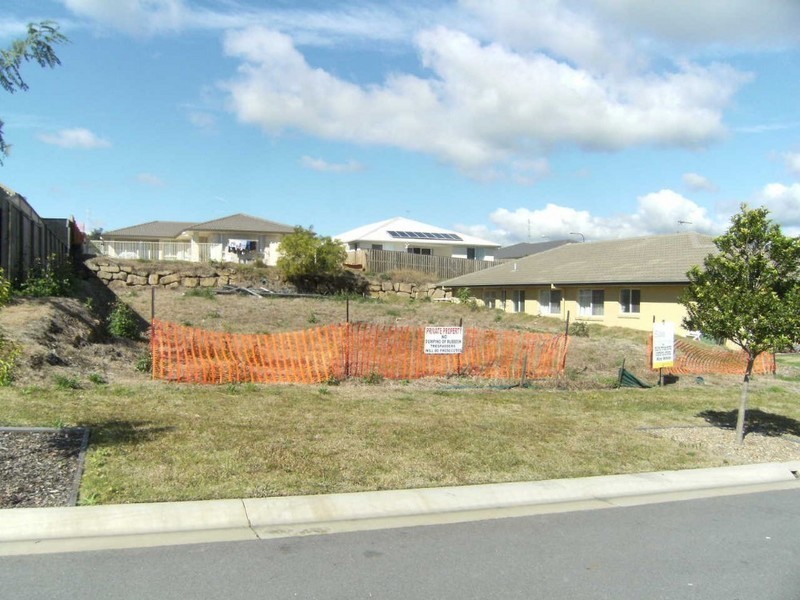 4 Willunga Street, Pacific Pines QLD 4211