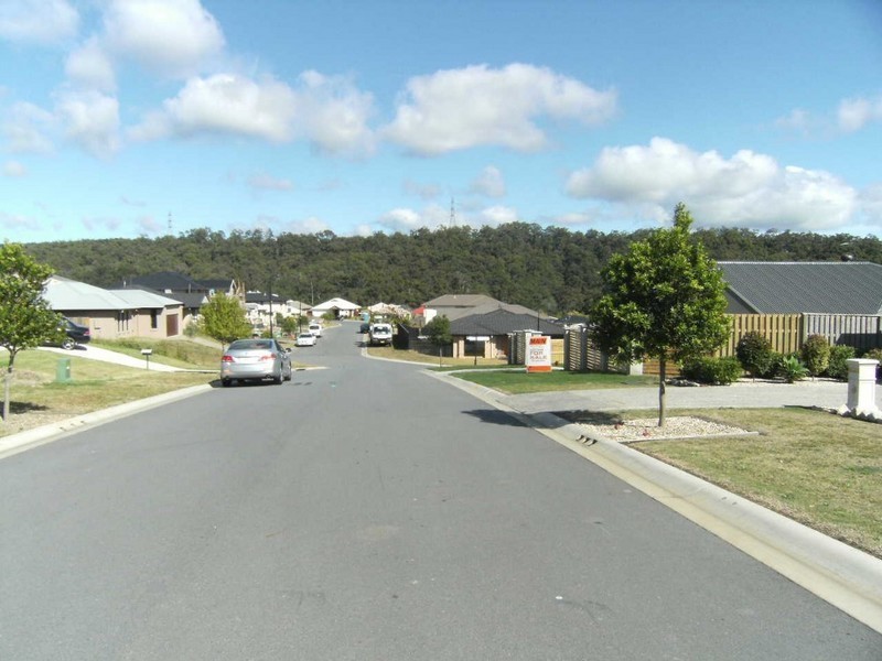 4 Willunga Street, Pacific Pines QLD 4211