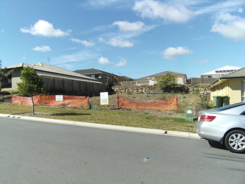 4 Willunga Street, Pacific Pines QLD 4211