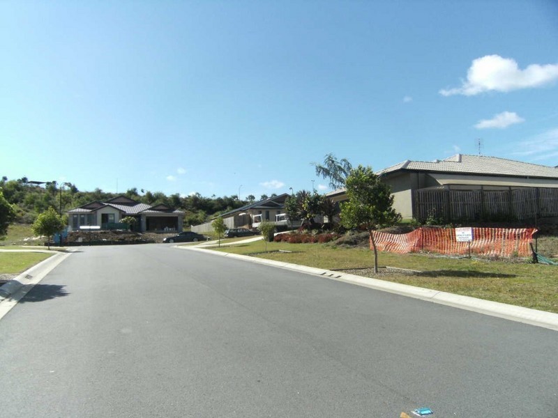 4 Willunga Street, Pacific Pines QLD 4211