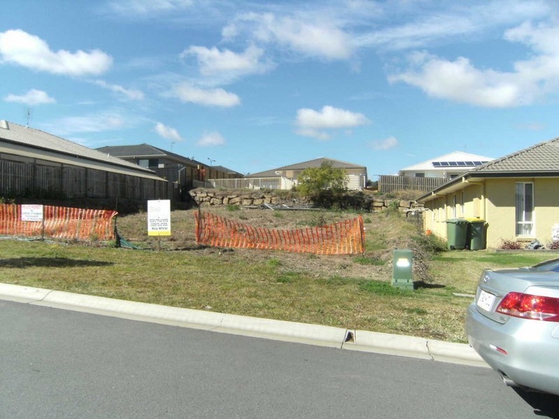 4 Willunga Street, Pacific Pines QLD 4211