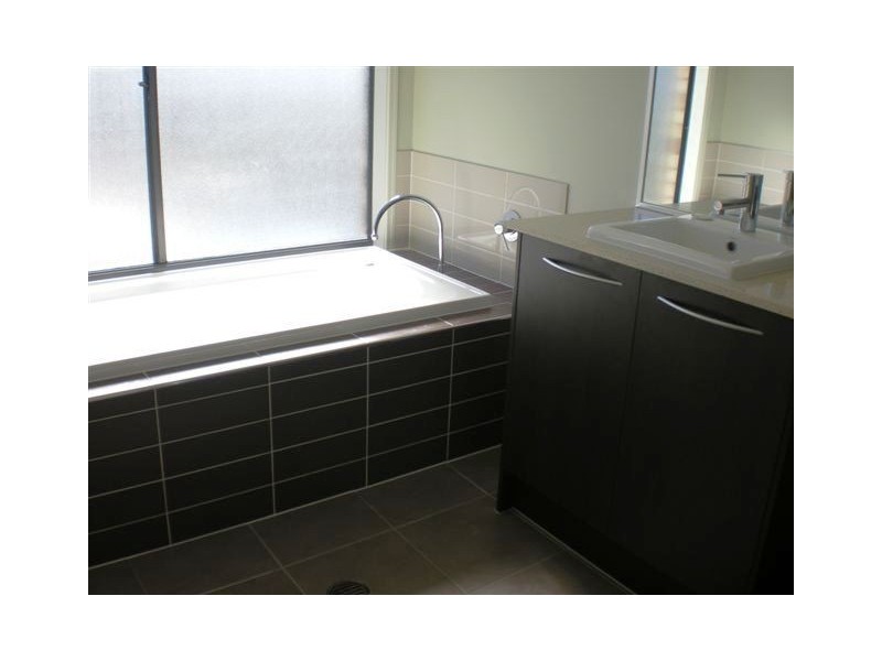 Pacific Pines QLD 4211