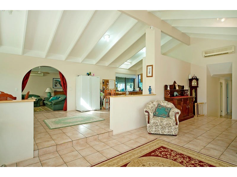 5 Dubbo Court, Helensvale QLD 4212