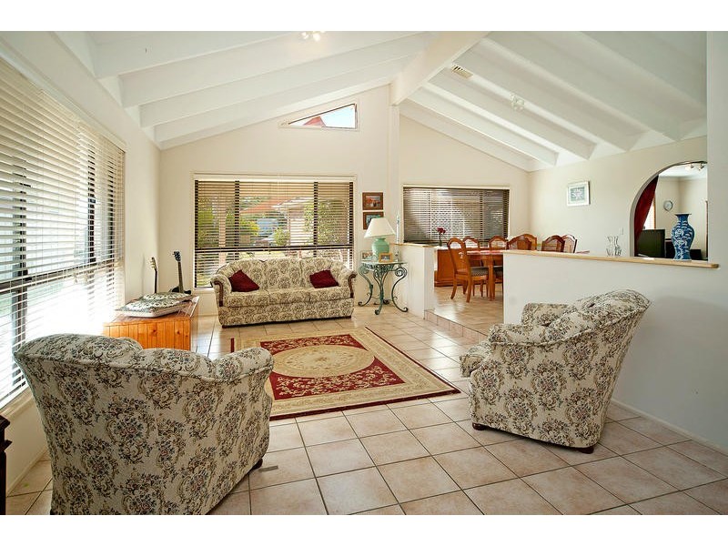 5 Dubbo Court, Helensvale QLD 4212