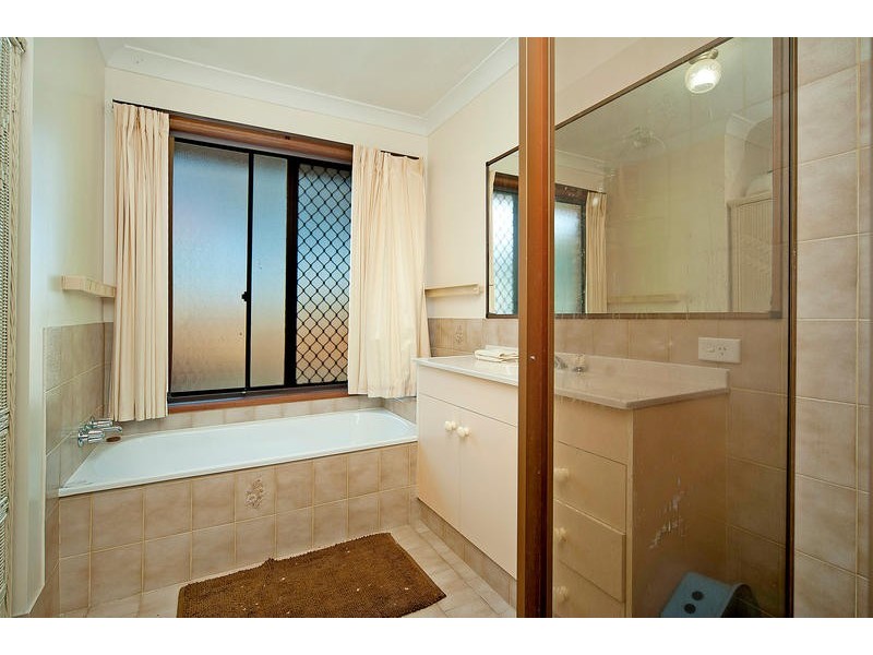 5 Dubbo Court, Helensvale QLD 4212