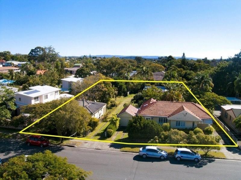 8 + 8A + 10 Ahern Street, Labrador QLD 4215