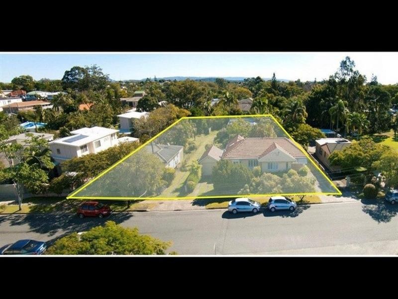 8 +8a + 10 Ahern Street, Labrador QLD 4215