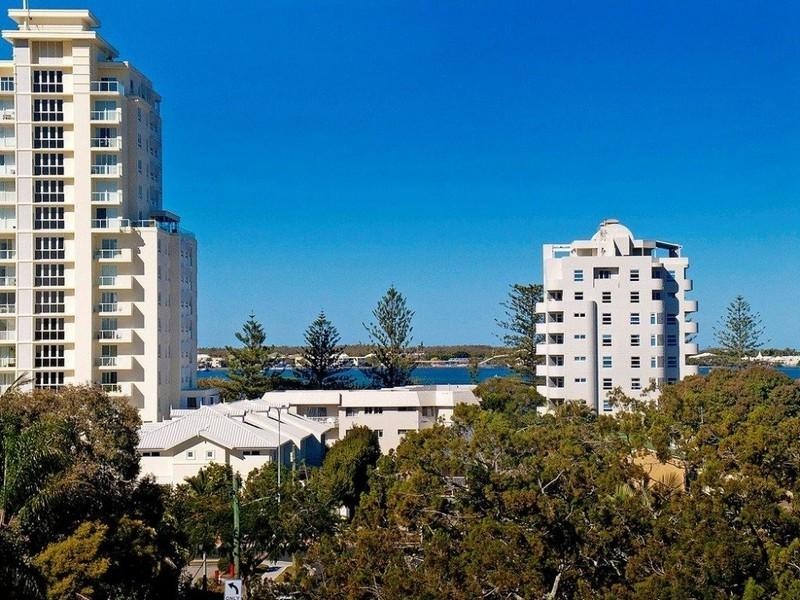 8 +8a + 10 Ahern Street, Labrador QLD 4215