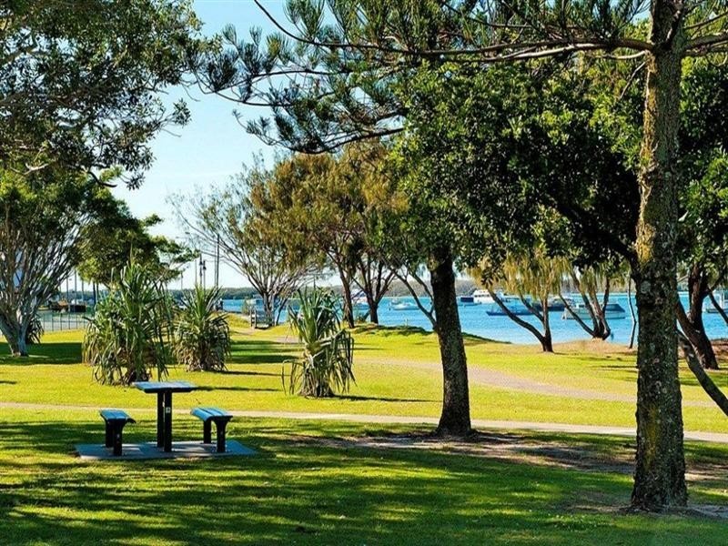 8 +8a + 10 Ahern Street, Labrador QLD 4215