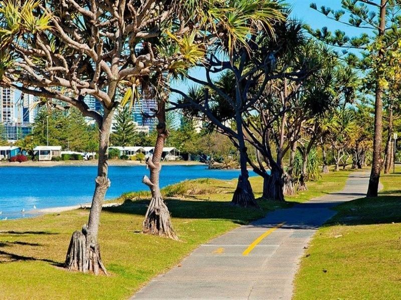 8 +8a + 10 Ahern Street, Labrador QLD 4215