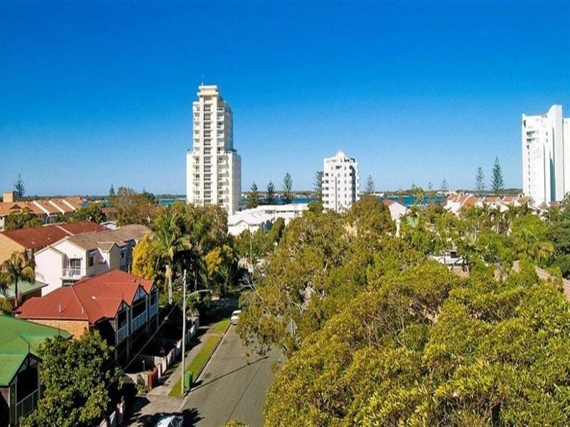 8 +8a + 10 Ahern Street, Labrador QLD 4215