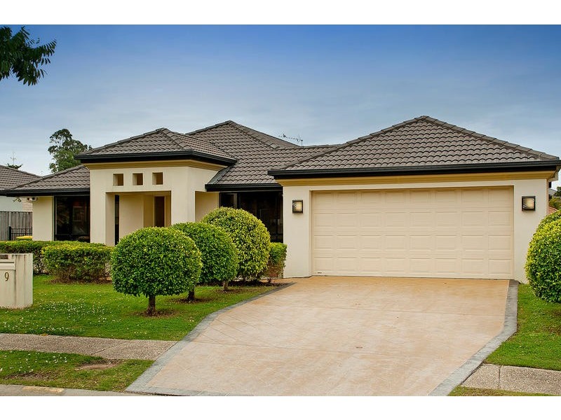 9 Catchlove Street, Maudsland QLD 4210