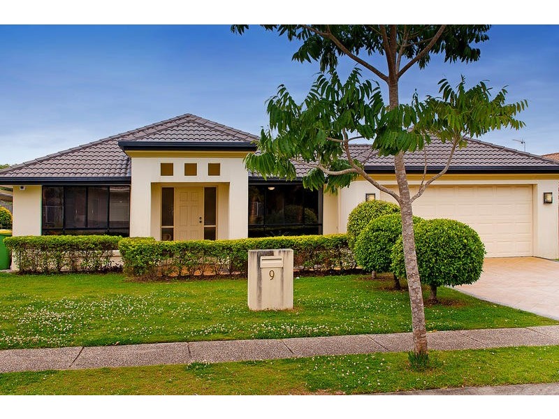 9 Catchlove Street, Maudsland QLD 4210