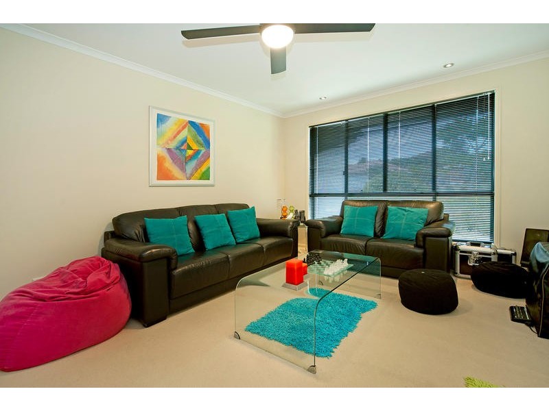 9 Catchlove Street, Maudsland QLD 4210