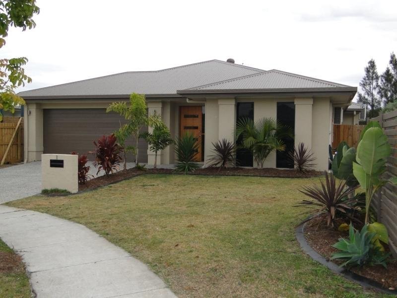 1 Casuarina Way, Helensvale QLD 4212