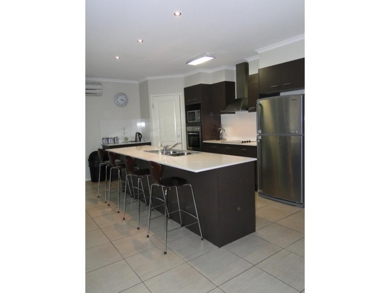 1 Casuarina Way, Helensvale QLD 4212