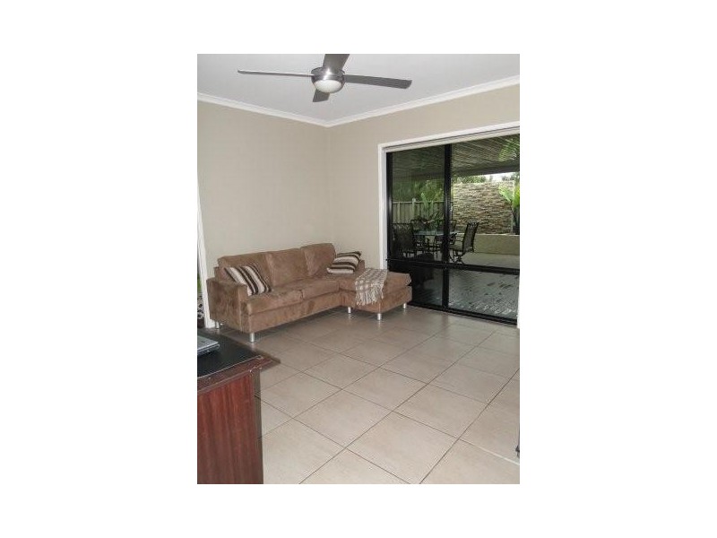 1 Casuarina Way, Helensvale QLD 4212