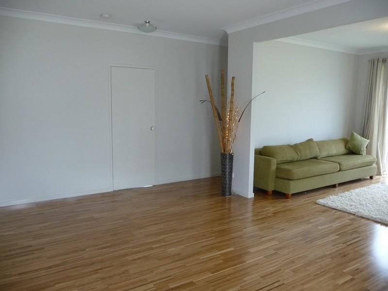11 Treecreeper Crescent, Upper Coomera QLD 4209