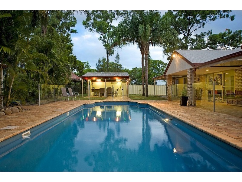 27 Warrego Way, Helensvale QLD 4212