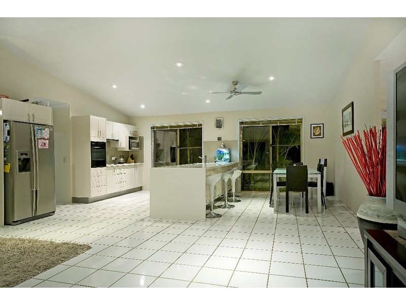 27 Warrego Way, Helensvale QLD 4212